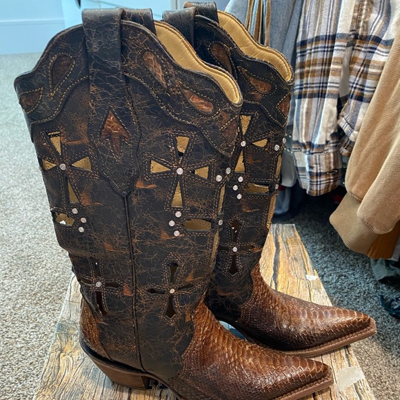 Corral womens boots. Bought at Buckle. Genuine leather. - Picture 2 of 5